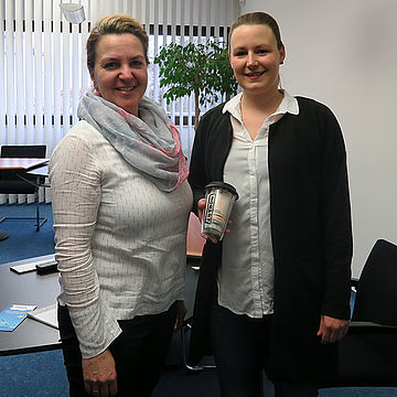 zwei Frauen in einem Office